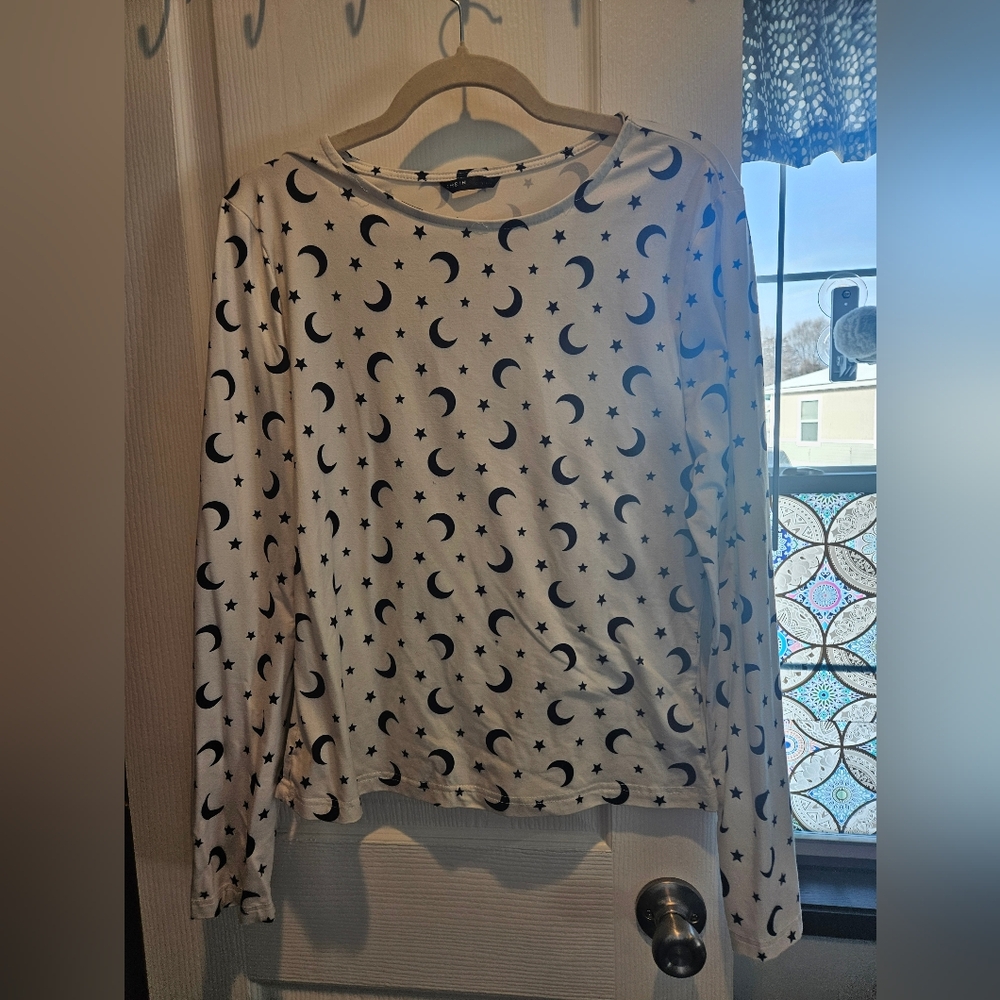 SHEIN Black and White Moon and Star Long Sleeve Tee